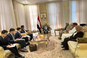 نائب رئيس مجلس الشورى يبحث مع القائم بالأعمال الصيني سبل تعزيز العلاقات الثنائية