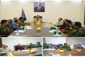 برئاسة لملس اللجنة الأمنية بالعاصمة عدن تناقش الخطة الأمنية للعام الجديد