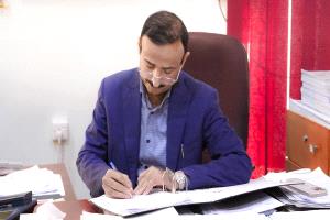 الشيخ عوض باعوضة يحذر من شائعات تسعى لزعزعة استقرار شبوة