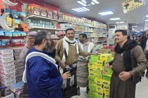 مكتب الصناعة والتجارة يدشّن العام الجديد بحملات ضبط الأسعار في عتق