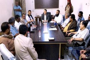 اجتماع بأبين برئاسة الأمين العام للمجلس المحلي يناقش أوضاع الاستثمار