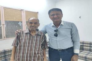 الشاذلي يزور الأسطورة الكروية الكابتن جميل سيف للاطمئنان على صحته