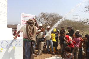 افتتاح بئر مياه يعمل بالطاقة الشمسية يخفف معاناة سكان الدريمه في المخا