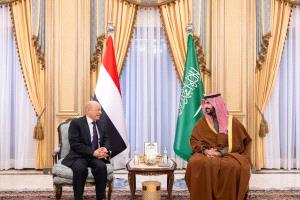 رئيس مجلس القيادة يبحث و وزير الدفاع السعودي مستجدات الاوضاع الوطنية وآفاق الشراكة الواعدة بين البلدين