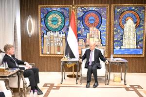 رئيس مجلس القيادة يشيد بموقف الأمم المتحدة الداعم لوحدة اليمن واستقراره وسلامة اراضيه