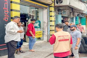 عدن.. مدير عام صيرة ينفذ نزولًا ميدانيًا لتفقد أسواق المديرية