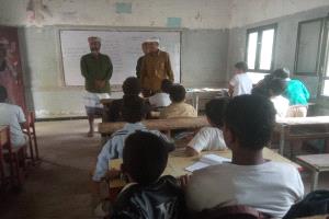 مدير مكتب التربية والتعليم بمديرية مودية يتفقد سير العملية التعليمية في عدد من المدارس