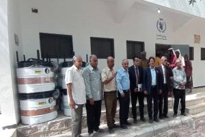 لحج.. تسليم تجهيزات المطبخ المدرسي لمدرستي القمندان، وتدشين ورشته التعريفية