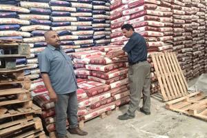 مكتب الصناعة والتجارة والغرفة التجارية في الضالع يدشنان العام الجديد بنزول ميداني على كبار التجار