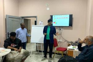 مؤسسة بصمة للتنمية واتحاد الملتقيات الشبابية وملتقى المحبة يختتمون الأنشطة النظرية لبرنامج قادة التغيير الإيجابي 4 بالمكلا