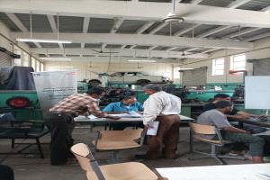 لجان "الموجهين" تباشر مهامها لليوم الرابع لضمان جودة ونزاهة الاختبارات العملية بالمعاهد التقنية والمهنية بالعاصمة عدن