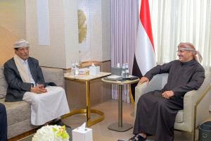 عضو مجلس القيادة طارق صالح يناقش اوضاع محافظة المهرة