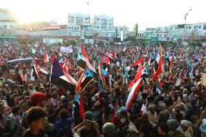 عدن: حشود أبناء أبين تؤكد أن دولة الجنوب العربي لم تعد مجرد هاشتاغ بل هي إرادة شعب يخطو نحوها بثبات