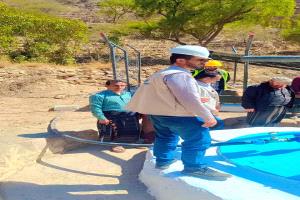 السلطة المحلية بسرار ومنسق المنظمات بأبين يفتتحان مشروع تأهيل بئر عظمان