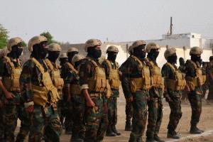 جنود أمن أبين يشكون تأخر بنك الإنماء في صرف مرتباتهم رغم صرف بقية الوحدات