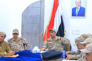رئيس هيئة الأركان العامة يعقد اجتماعاً عسكرياً موسعاً لقيادة القوات المسلحة