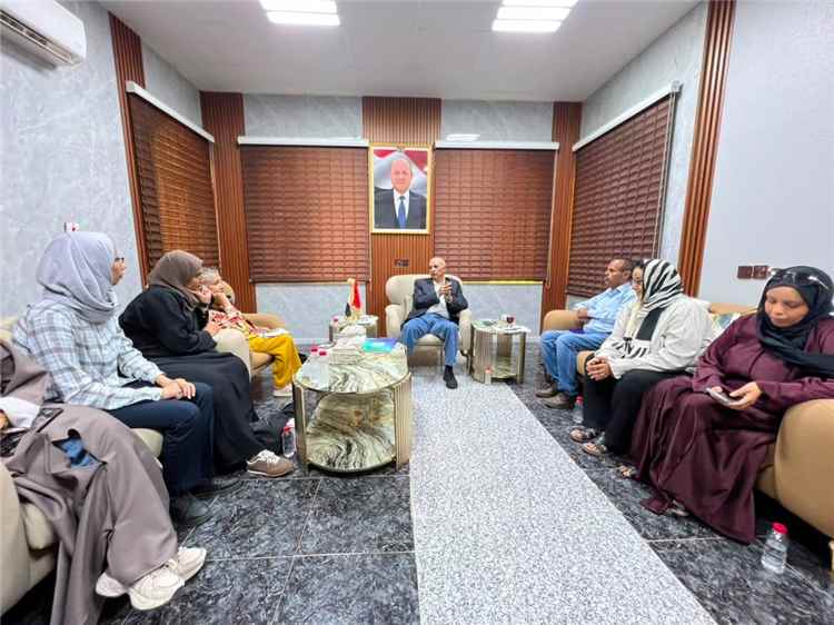 الوزير الشرجبي يناقش مع وفد القمة النسوية تعزيز التعاون في قضايا المياه والبيئة