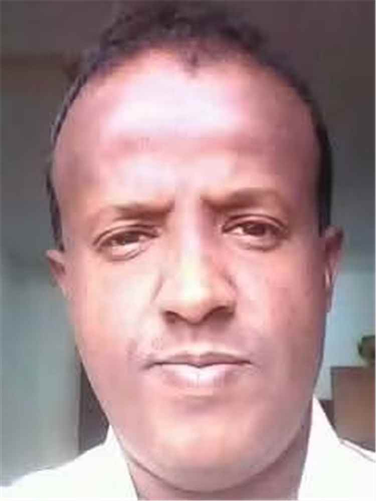 وداعًا قيس بامسلم.. شبوة وعدن تبكيان رحيل المربي الفاضل والإنسان النبيل
