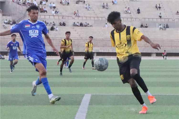 وحدة صنعاء يعتلي الصدارة بالفوز على اتحاد حضرموت