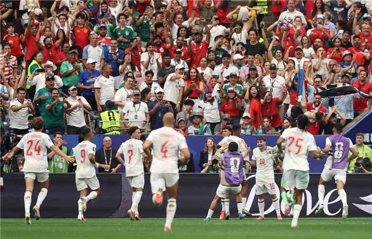 المغرب يهين كندا بثلاثية في عقر دارها وأمام جماهيرها وتبلغ ربع نهائي مونديال 2026م
