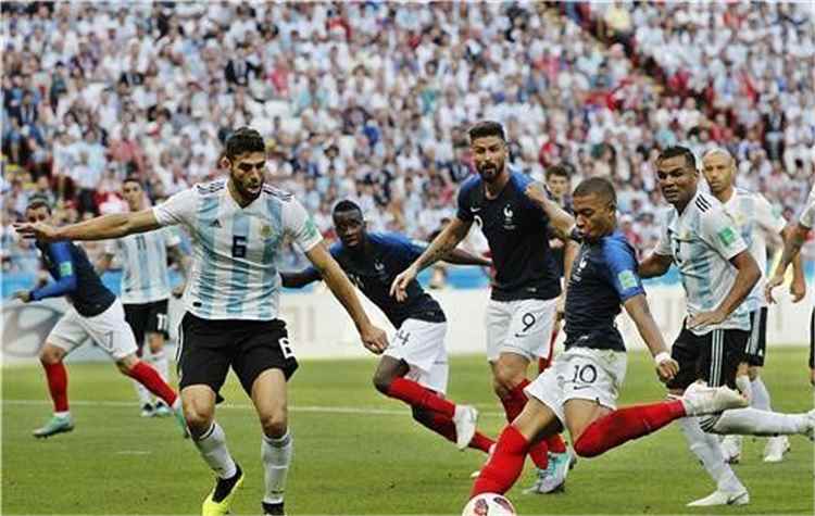 مونديال 2026: المنتخب الفرنسي يتأهل إلى ربع النهائي ويضرب موعداً مع نظيره المغربي