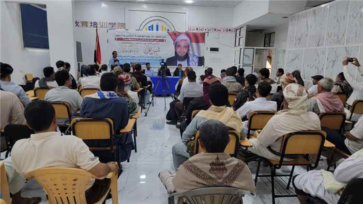 ندوة سياسية بمأرب تدعو إلى ملاحقة قيادات الحوثي  دولياً وتطالب بمحاكمة قتلة حنتوس