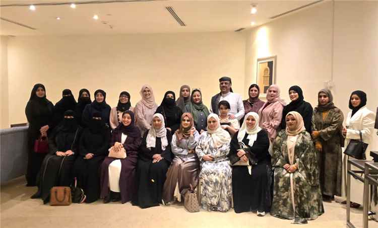 الميسري يستقبل وفد من القيادات النسوية والناشطات اليمنيات