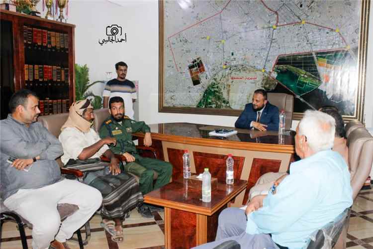 مدير عام المنصورة  يلتقي أعضاء المجلس التنفيذي ويؤكد على تعزيز الأداء المؤسسي وخدمة المواطنين
