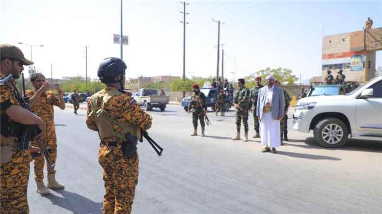 العرادة يستقبل مسيَّراً عسكرياً لشرطة المنشآت ويشيد بالانضباط والجاهزية