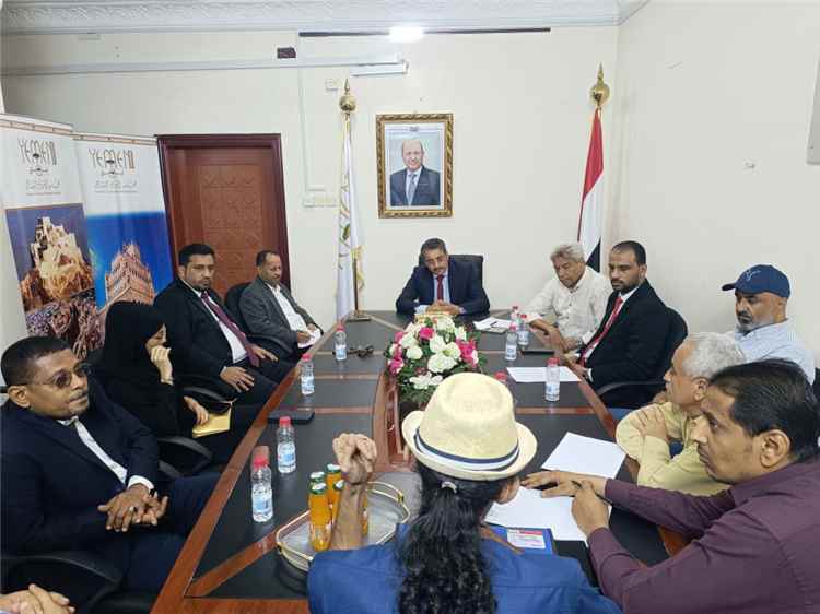 اجتماع برئاسة الوزير دماج يناقش تطوير القطاع الفندقي وتعزيز السياحة