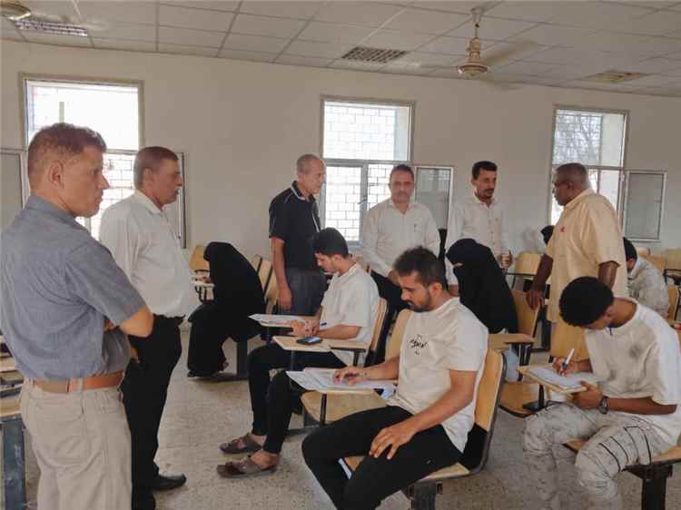 انطلاق امتحانات الفصل الدراسي الثاني بكلية ردفان الجامعية بجامعة لحج