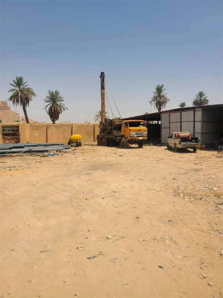 حفر بئر جديدة تابعة للمؤسسة المحلية للمياه والصرف الصحي بمديرية القطن
