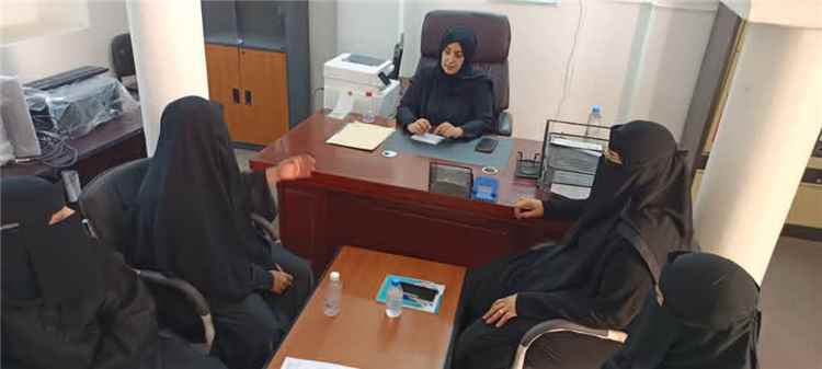 الوكيلة الحضرمي تتفقد مكتب تنمية المرأة بتريم وتؤكد دعم تمكين النساء وتعزيز دورهن التنموي