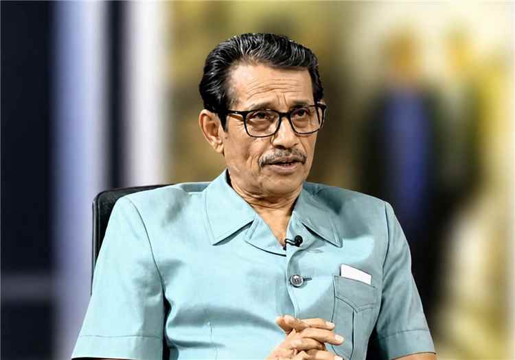 "هل الحضارم أرقام فردية أم أصفار كالمجموع؟".. باوزير يفتح ملف نجاح الحضارم في المهجر وتعثرهم في الوطن