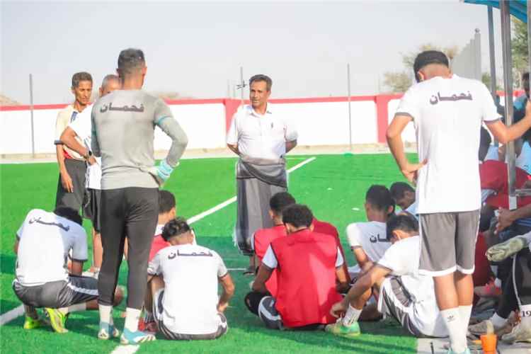 الصالحي يحفز لاعبي فحمان قبل مواجهة المتصدر: " أنتم تمثلون تاريخ أبين الكروي العريق"