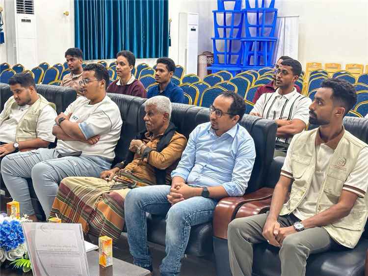 المدير العام لمديرية الشحر يشهد اختتام دورة “الإسعاف والإنعاش عند نقطة الرعاية” للأطباء وطلاب الامتياز لمؤسسة الطبيب الزائر
