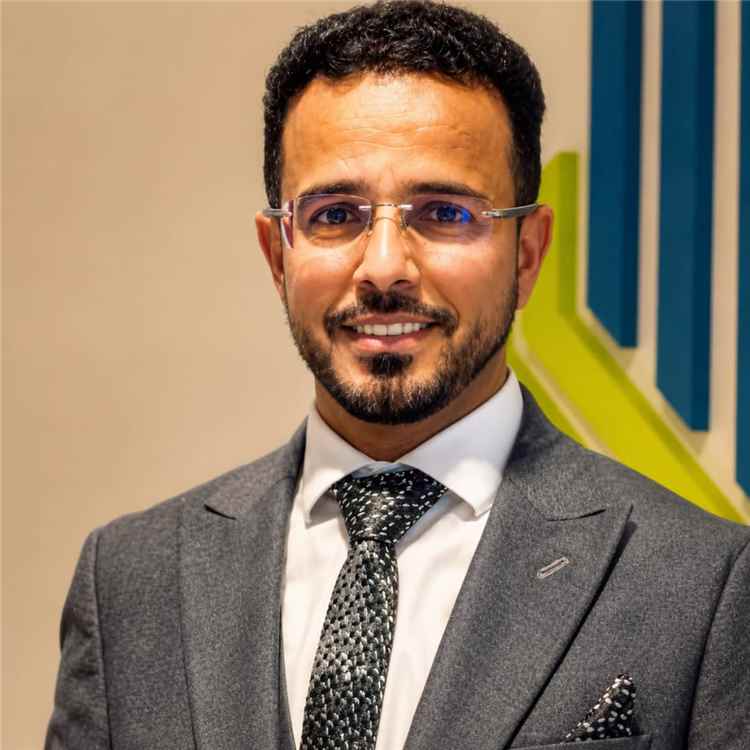 صحفي يحذر من اختراق داخل مجلس القيادة الرئاسي وتسريب وثائق شديدة الحساسية