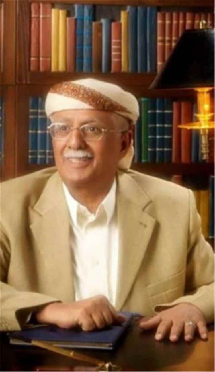اللواء علي محمد القفيش يعزي المناضل احمد صالح المظفري بوفاة نجله
