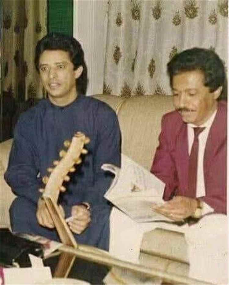 الفنان أحمد فتحي ينعي الشاعر والإعلامي محمود الحاج بكلمات مؤثرة