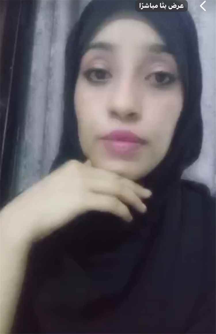 مسلحون بملابس مدنية يعترضون طريق ناشطة إعلامية وأسرتها في عدن.. ومناشدة لمدير الأمن بالتحرك