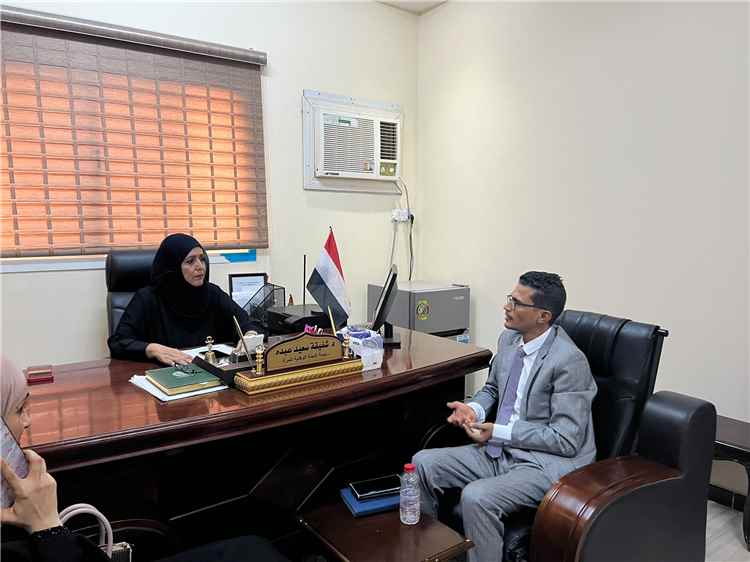 رئيسة اللجنة الوطنية للمرأة تبحث مع مؤسسة