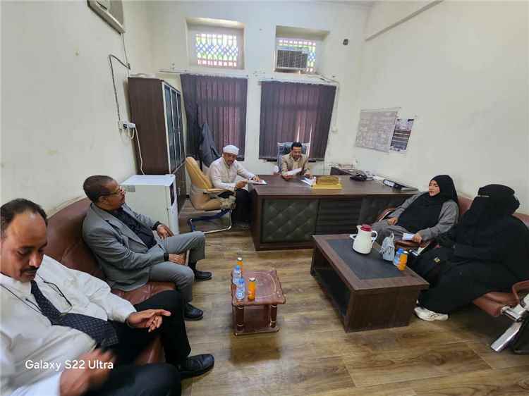 رئيس نيابة استئناف سيئون يناقش تعزيز حماية الأطفال المخالفين للقانون