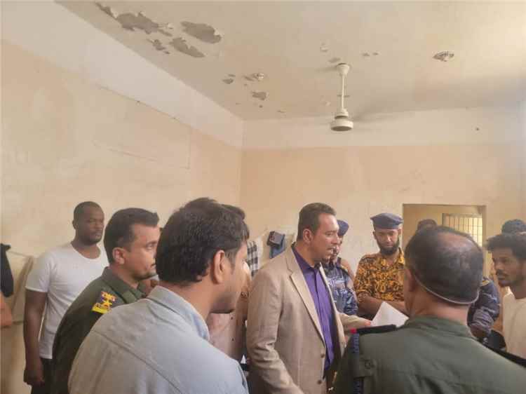 وكيل نيابة غرب المكلا يتفقد أوضاع المحتجزين في إدارة الأمن وإدارة مكافحة المخدرات