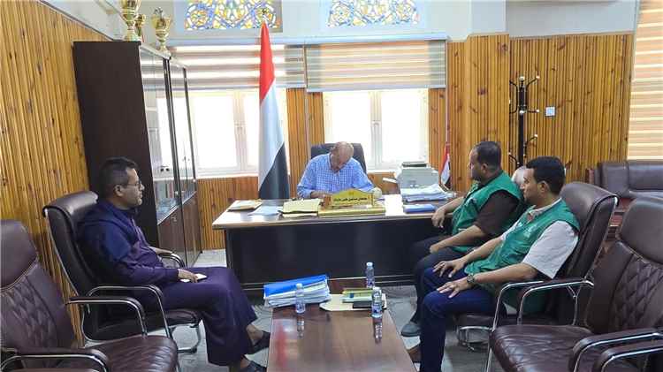 الوكيل بارباع يطّلع من ممثلي مؤسسة ائتلاف الخير على مشروع دعم المزارعين لتعزيز الأمن الغذائي بوادي حضرموت