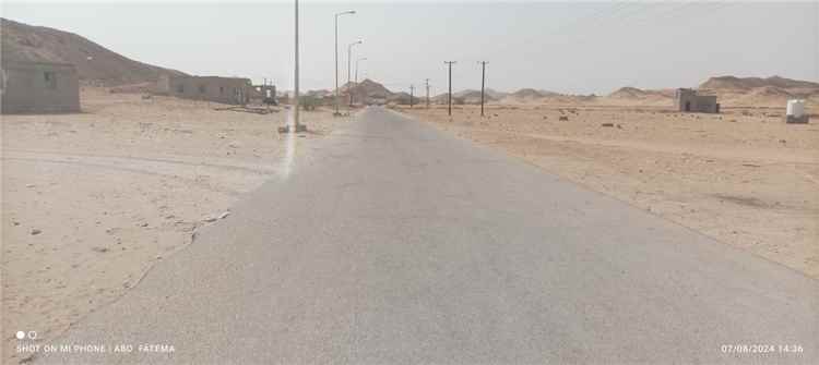 عاجل.. اندلاع اشتباكات بين قوات عسكرية ومسلحين قبليين في رماة بحضرموت