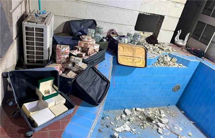 ضبط ذهب وملايين الدولارات مخبأة في جدران بالعراق