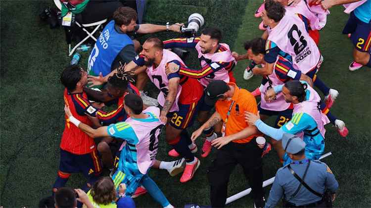 عاجل :أسبانيا تتوج بلقب كأس العالم 2026 بعد نزال قوي مع حارس المنتخب الارجنتيني