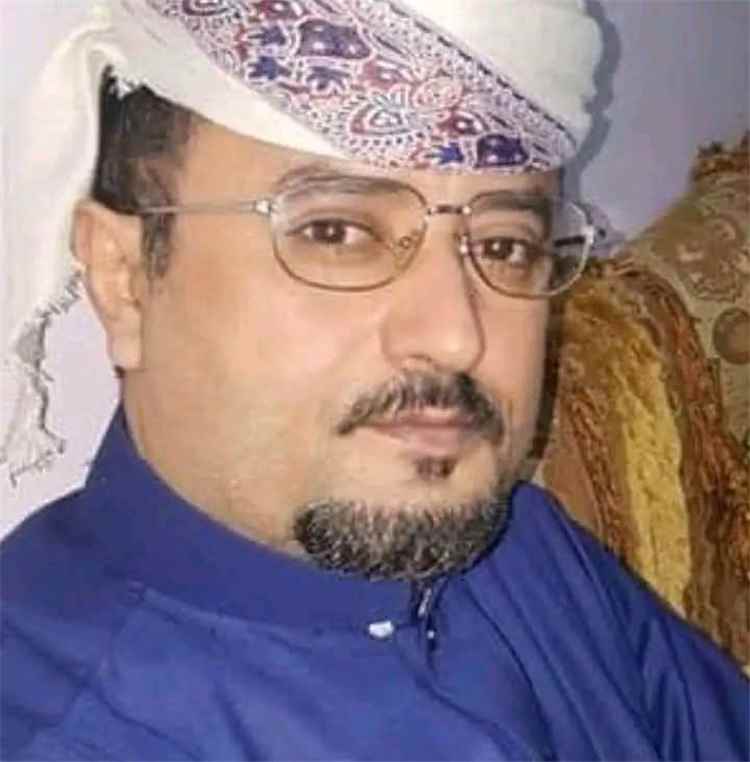 مدير عام مديرية يافع رُصُد يُعزّي عضو المجلس المحلي الأستاذ عبدالحكيم الجبيري في وفاة شقيقه فهد