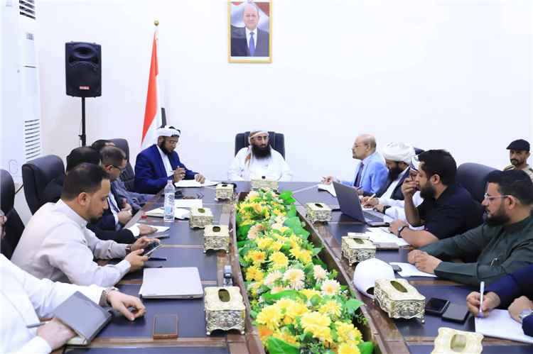 وزير الأوقاف والإرشاد يترأس اجتماعًا لقطاع الحج والعمرة