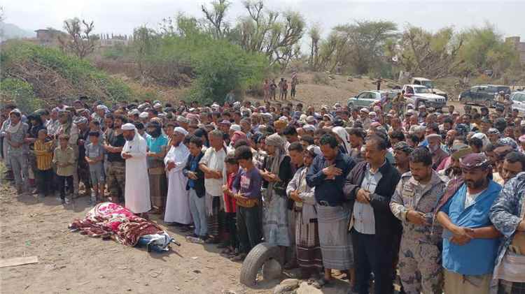 بموكب جنائزي مهيب.. قعطبة تودّع الشهيد فواز سمير أحد أبطال قوات المقاومة الوطنية